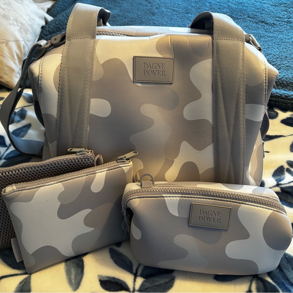 Dagne Dover Medium Haze Camo Landon w Sm Hunter & pouch BUNDLE